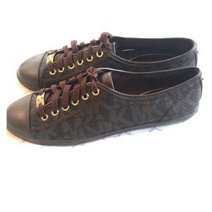 Michael Kor Women Shoe